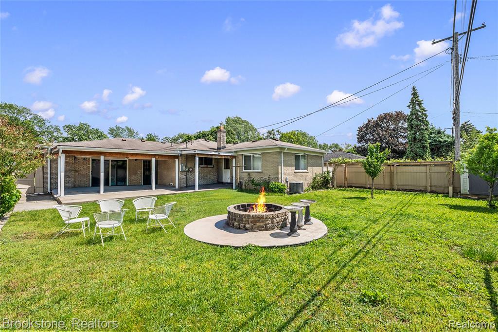 6921 Robindale Avenue, Dearborn Heights, MI 48127 — Photo 36