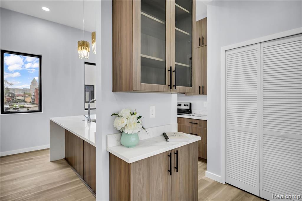 177 Gladstone, Detroit, MI, 48202