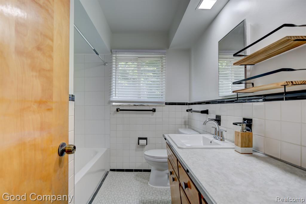 8961 Laurence Avenue, Allen Park, MI 48101 — Photo 25