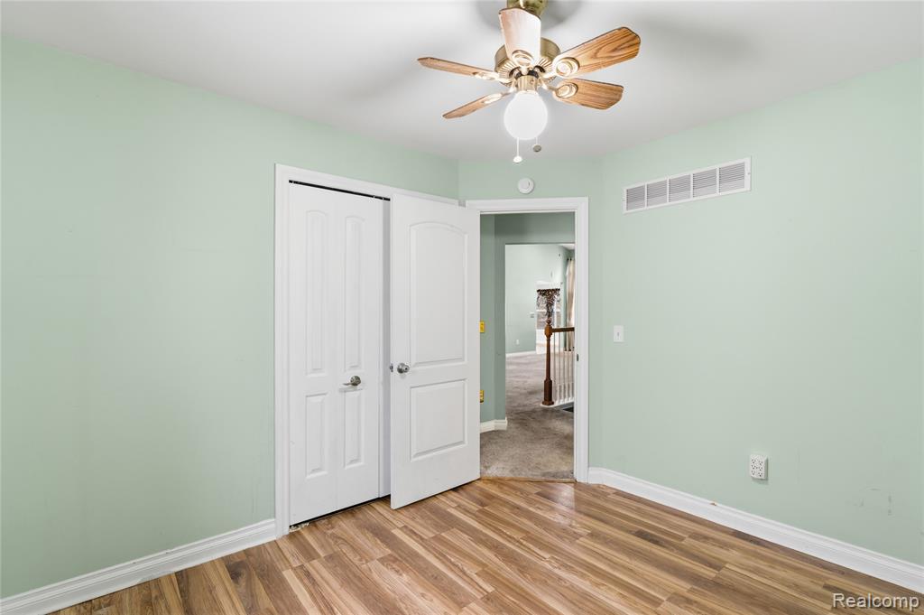 1130 Creekside Court, Burton, MI 48509 — Photo 17