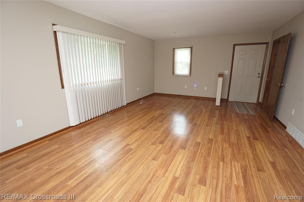 43373 Alva Drive, Belleville, MI 48111 — Photo 6