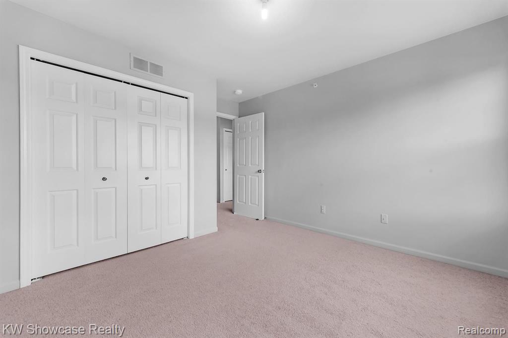 432 CHERRY ORCHARD Road, Canton, MI 48188 — Photo 31