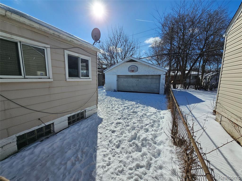 20644 McCormick Street, Detroit, MI 48224 — Photo 4