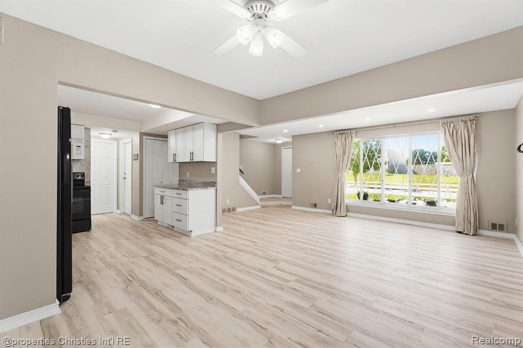 8700 Common Road, Warren, MI 48093 — Photo 11