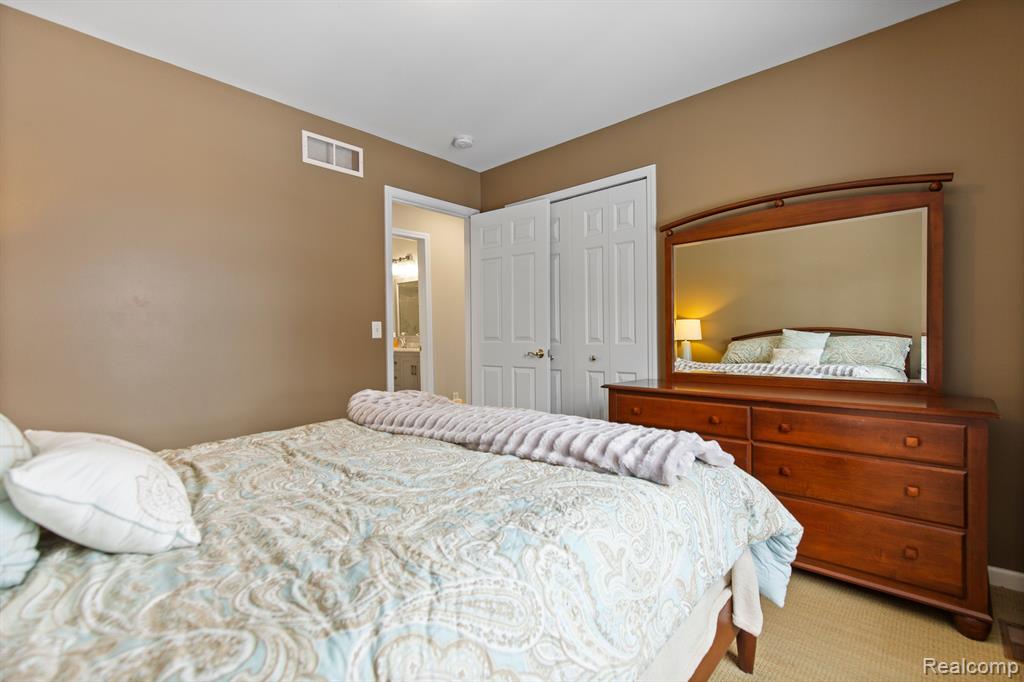 7997 BROOKWOOD Drive, Clarkston, MI 48348 — Photo 39