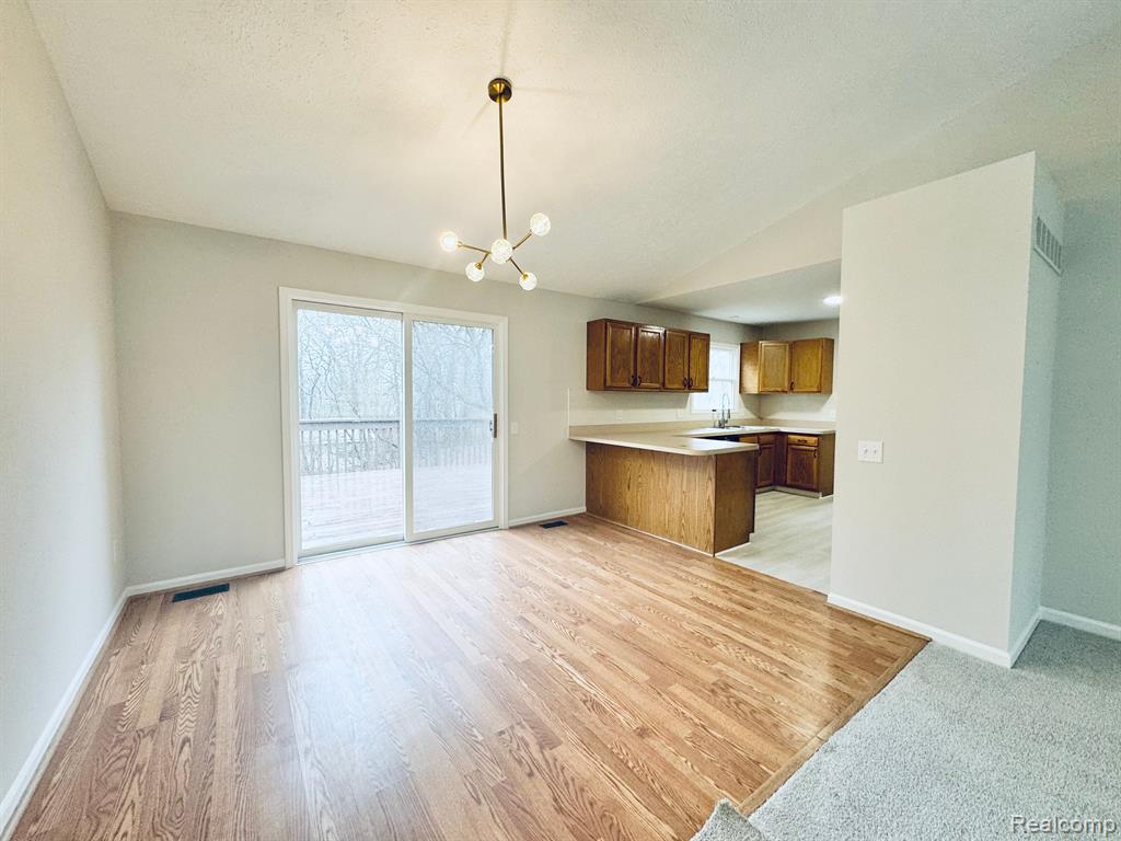 562 HALF ACRE Drive, Milford, MI 48380 — Photo 3