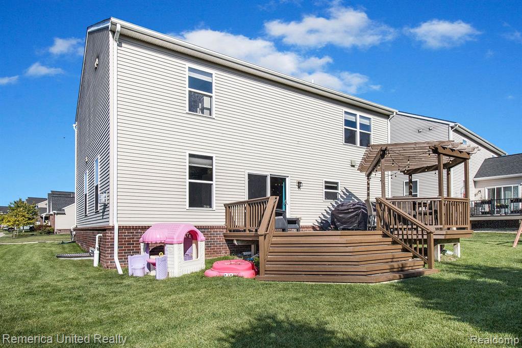 59606 TWIN PINES Drive, New Hudson, MI 48165 — Photo 38