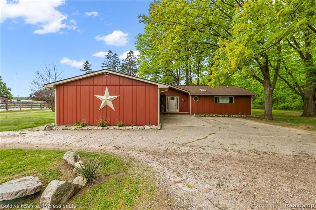 5240 THOMAS Road, Metamora, MI 48455 — Photo 49