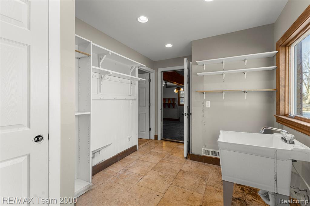 15615 Martinsville Road, Van Buren, MI 48111 — Photo 26