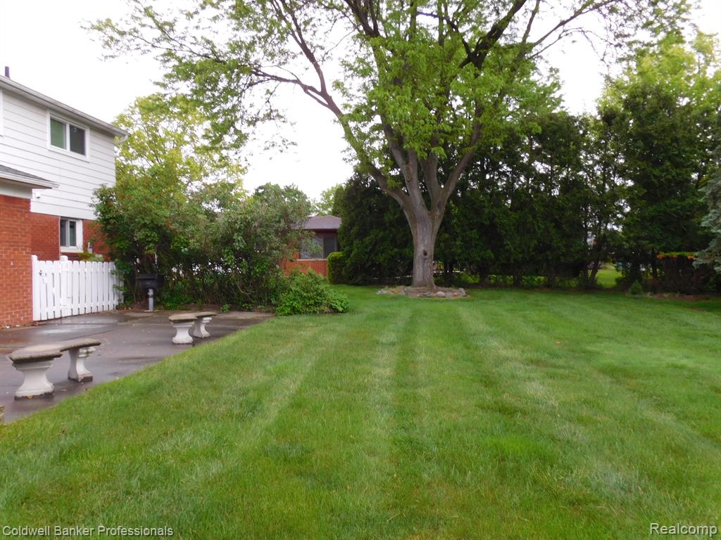 5244 Folkstone Drive, Troy, MI 48085 — Photo 3