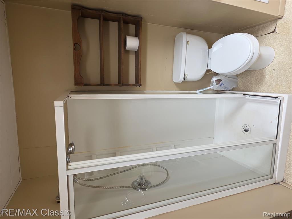 952 Lakeview Street, Waterford, MI 48328 — Photo 26