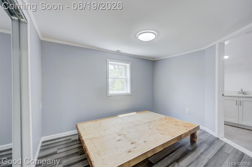 335 W Lincoln Avenue, Madison Heights, MI 48071 — Photo 21