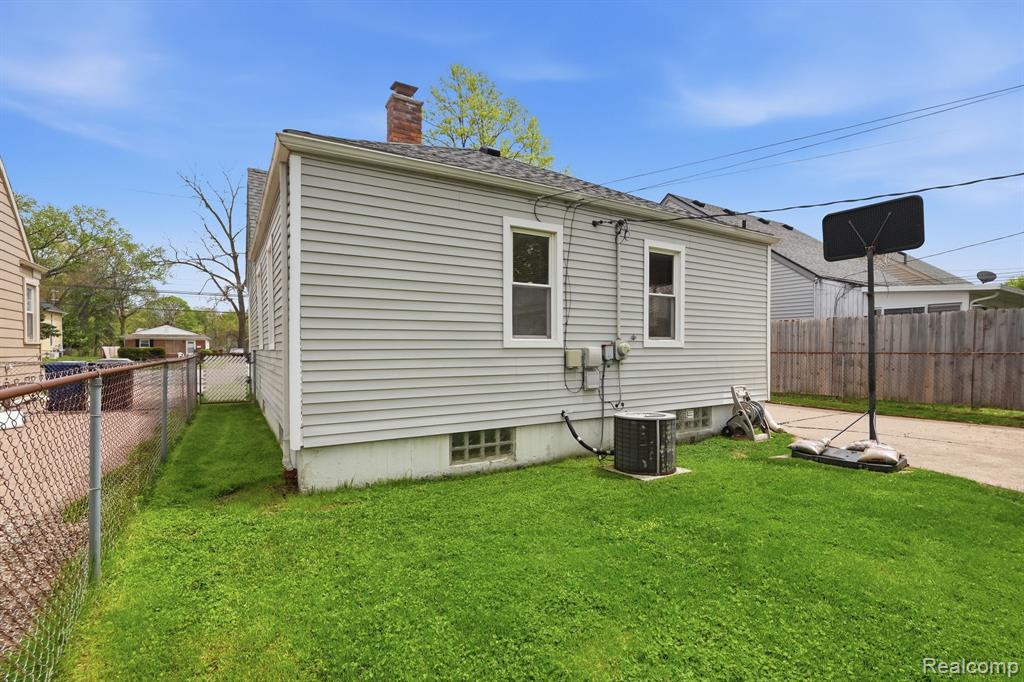 15817 Beech Daly Road, Redford, MI 48239 — Photo 25