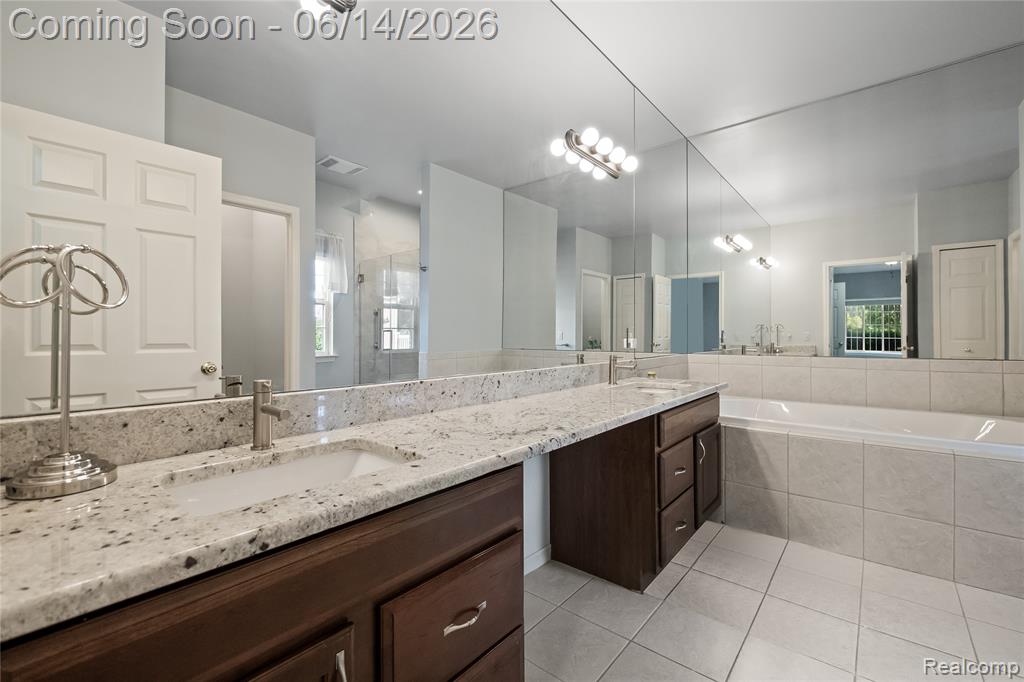 47920 Vistas Circle Drive N, Canton, MI 48188 — Photo 12