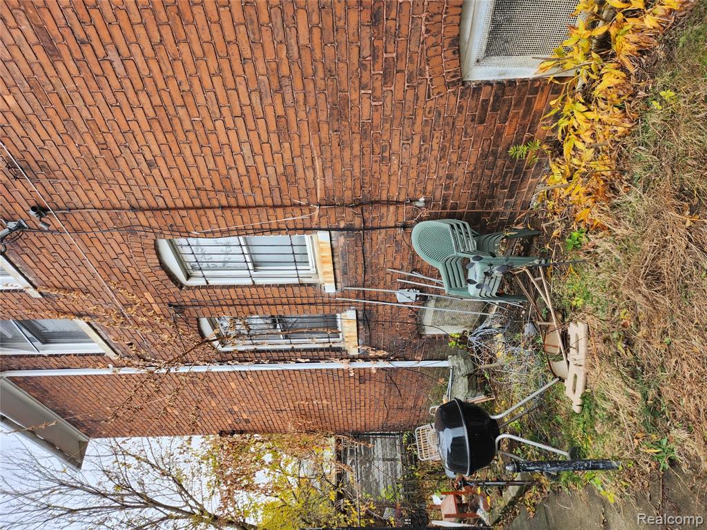 585 Owen Street, Detroit, MI 48202 — Photo 5