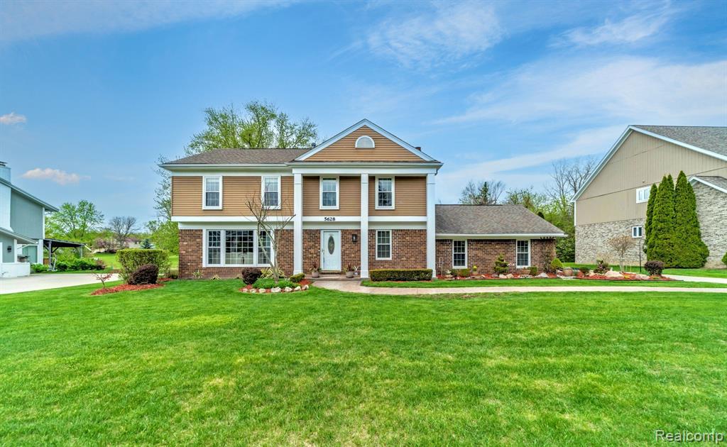 5628 WARRENSHIRE Drive, West Bloomfield, MI — front exterior