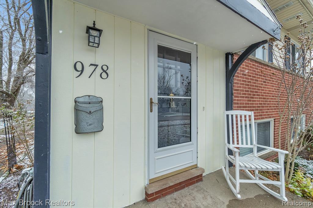 978 PANORAMA Drive, Milford, MI 48381 — Photo 3
