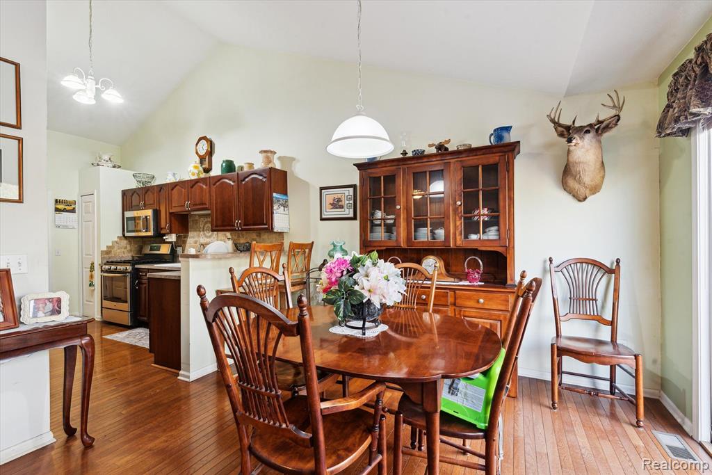5563 PINEHURST Drive, 191, Trenton, MI 48183 — Photo 14