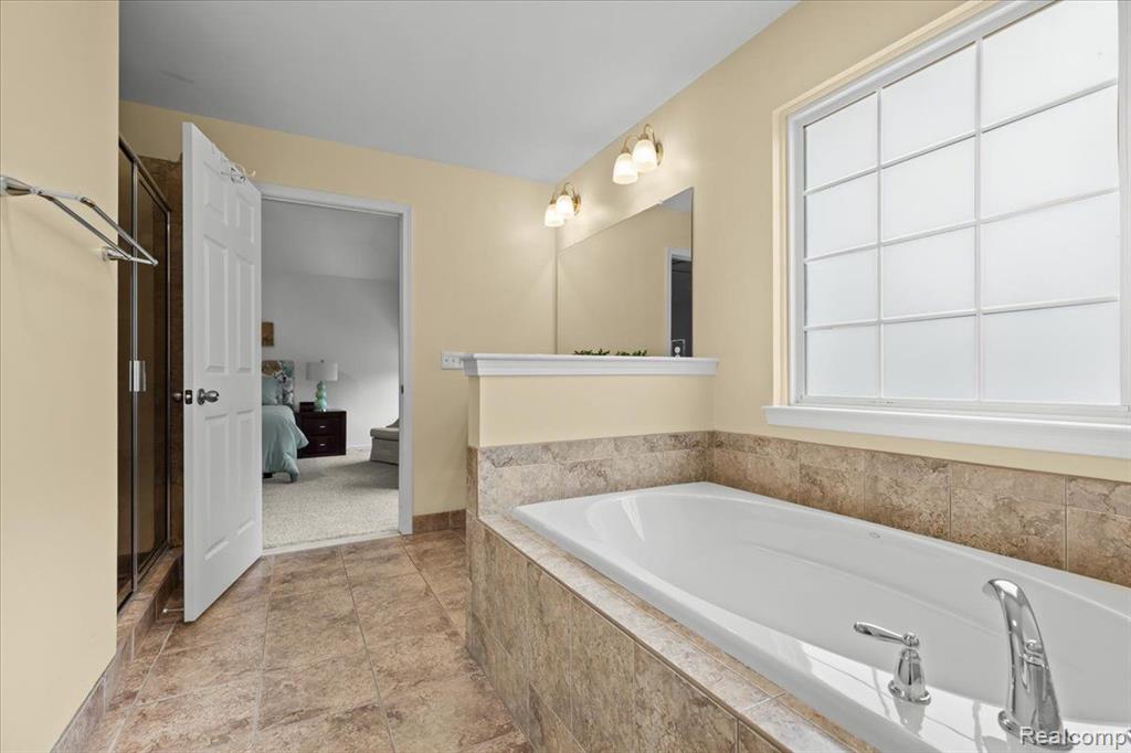 10522 STONEY POINT Drive, South Lyon, MI 48178 — Photo 17