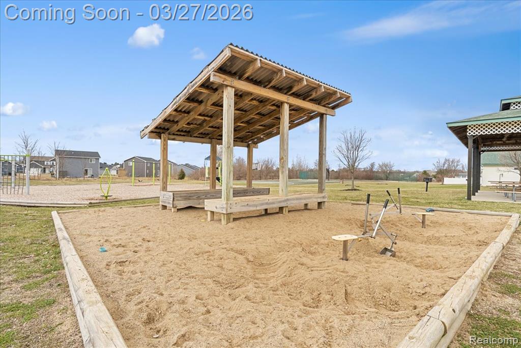 3463 Amber Oaks Drive, Howell, MI 48855 — Photo 35
