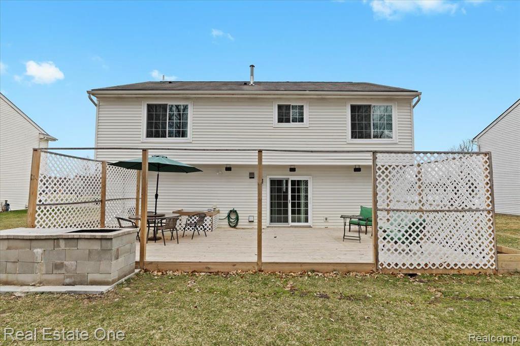 573 CARRIAGE HILL Drive, Fenton, MI 48430 — Photo 27