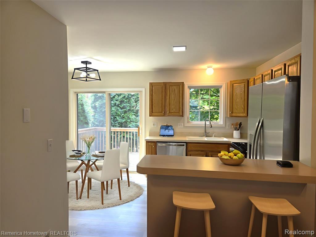8 Hickory Court, Unit 8, Dearborn Heights, MI 48127 — Photo 5