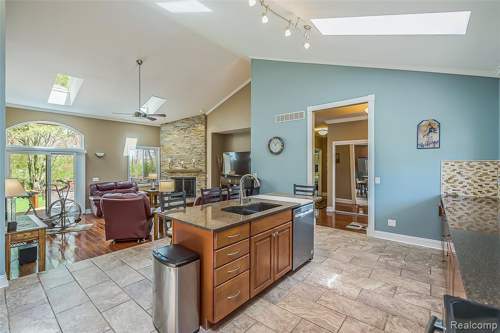 6093 Rosewood Parkway, White Lake, MI 48383 — Photo 7