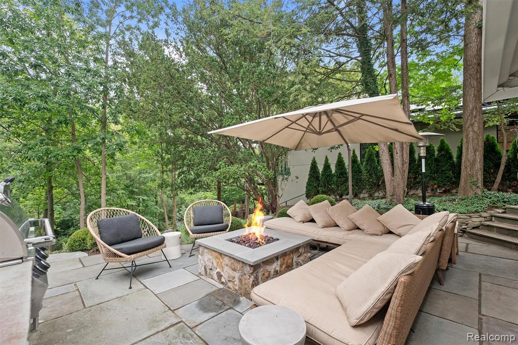 951 Twin Oaks Lane, Birmingham, MI 48009 — Photo 33