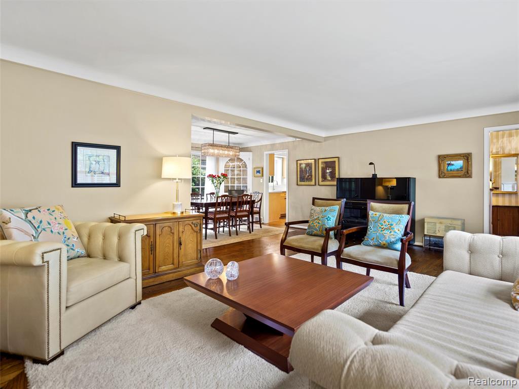 683 Lincoln Road, Grosse Pointe, MI 48230 — Photo 8