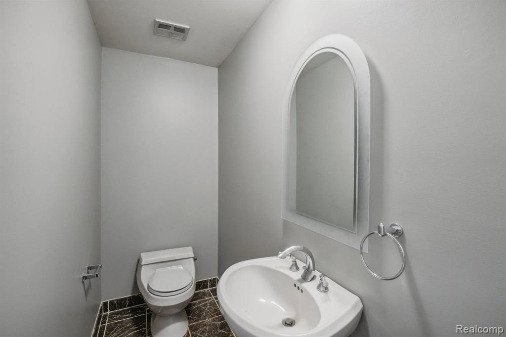6755 WELLESLEY, Clarkston, MI — Photo 28