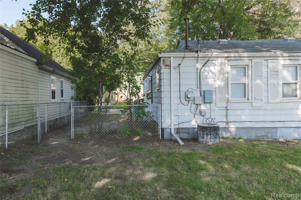 4901 Cornell Street, Dearborn Heights, MI 48125 — Photo 6