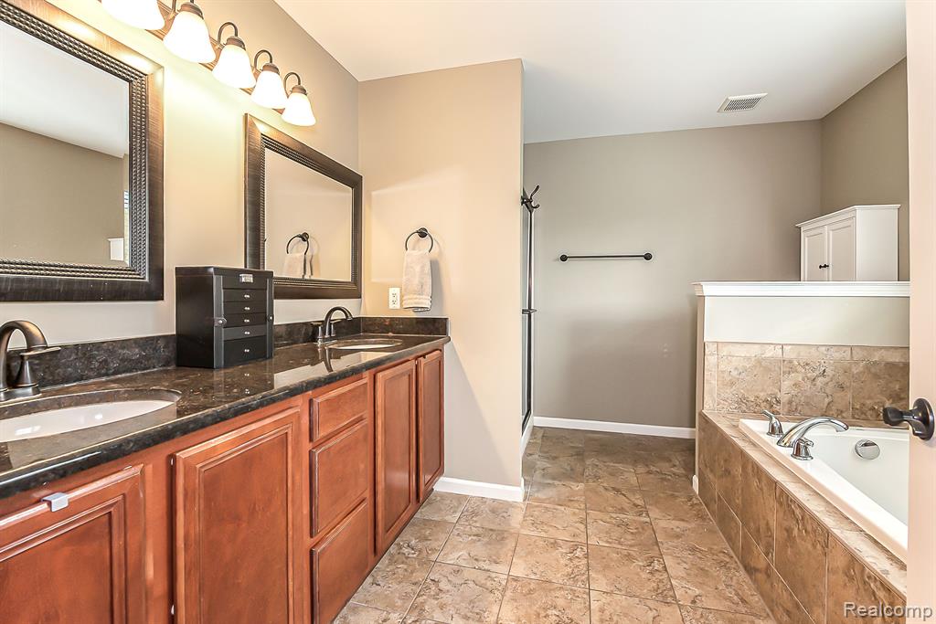 58799 CARRIAGE Lane, South Lyon, MI 48178 — Photo 20