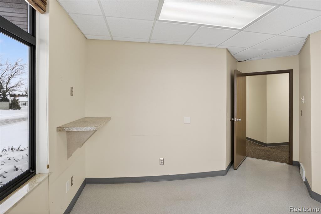 10683 S SAGINAW Street, Grand Blanc, MI 48439 — Photo 12
