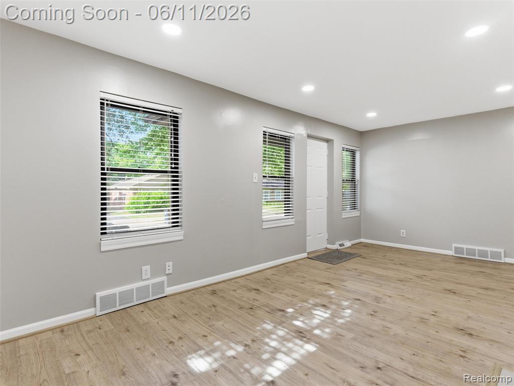 404 La Plaza Court, Royal Oak, MI 48073 — Photo 4