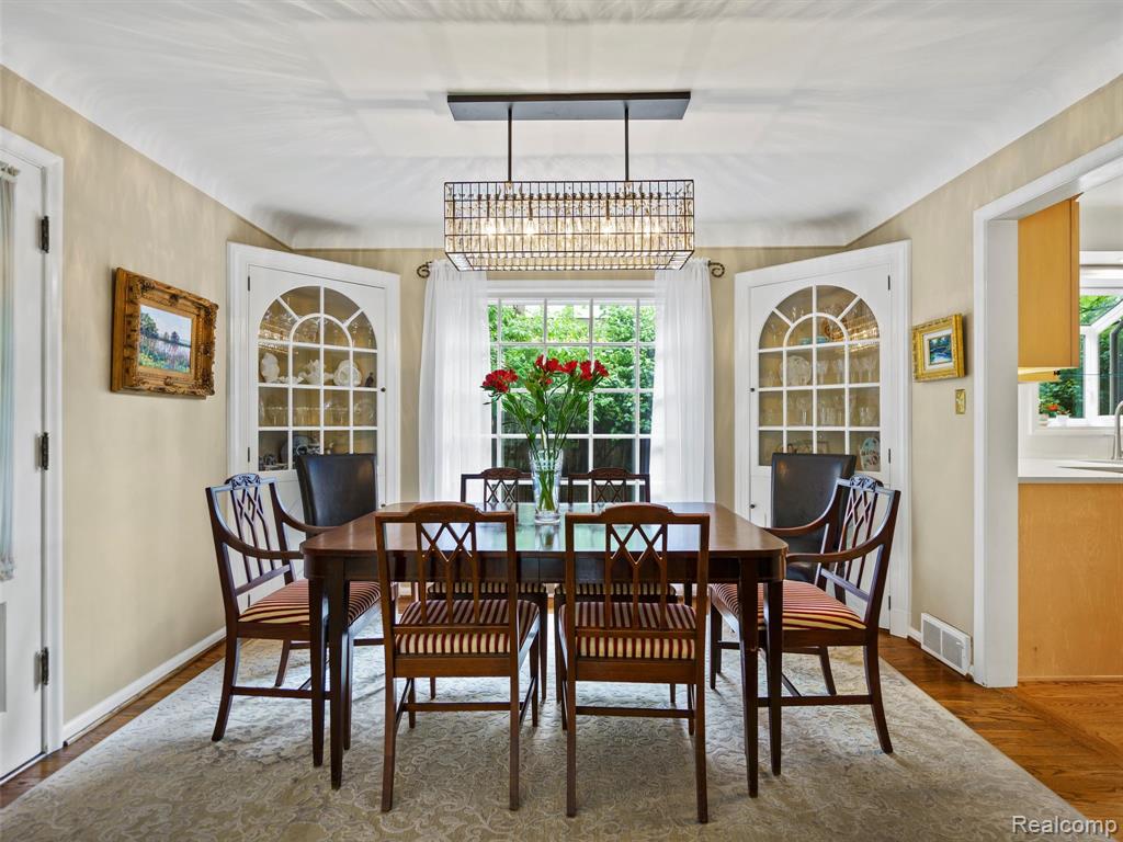 683 Lincoln Road, Grosse Pointe, MI 48230 — Photo 12