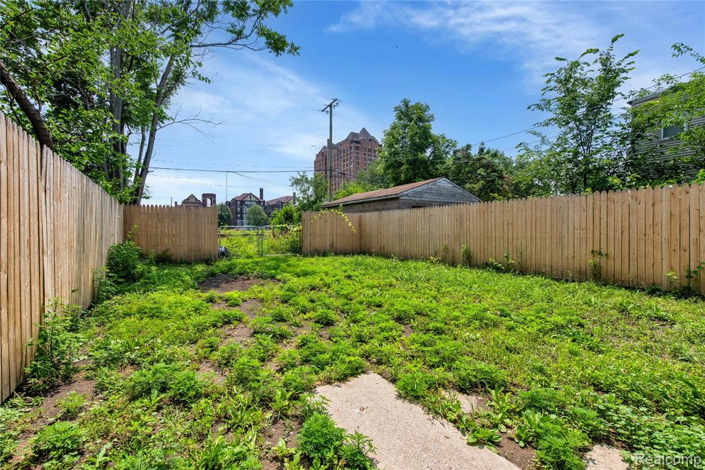 2653 LOTHROP Street, Detroit, MI 48206 — Photo 30