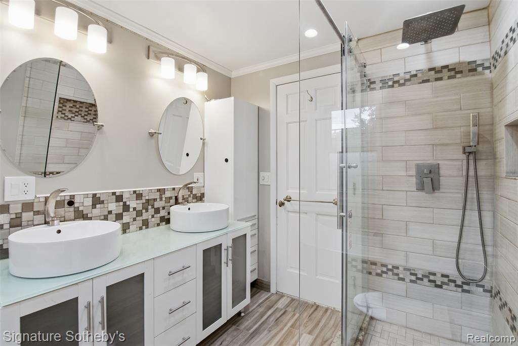 4784 Walnut Lake Road, Bloomfield Hills, MI — Photo 13