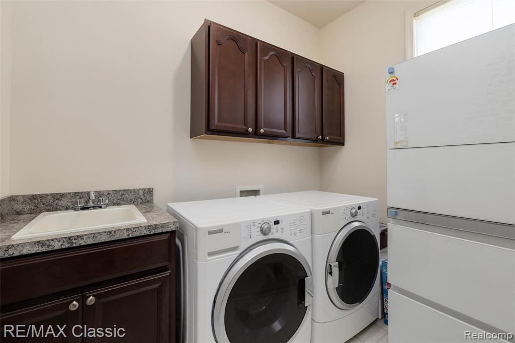 45273 Jacob Drive, Novi, MI — Photo 20