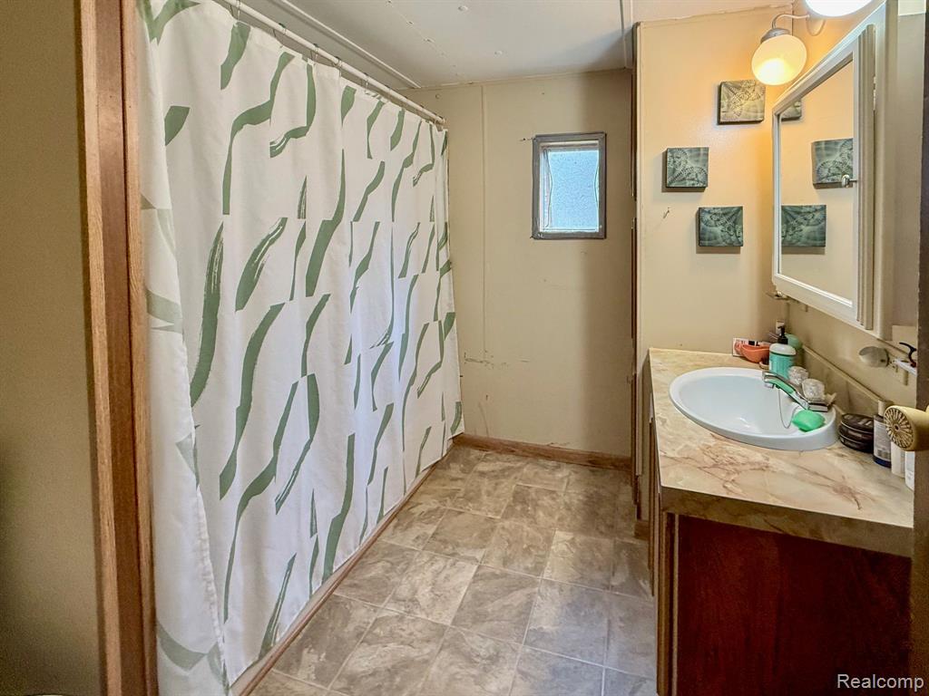 435 Rustic Lane S, Belleville, MI 48111 — Photo 15