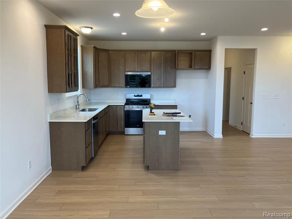 1933 MAGGIE Lane, Ypsilanti, MI 48198 — Photo 10
