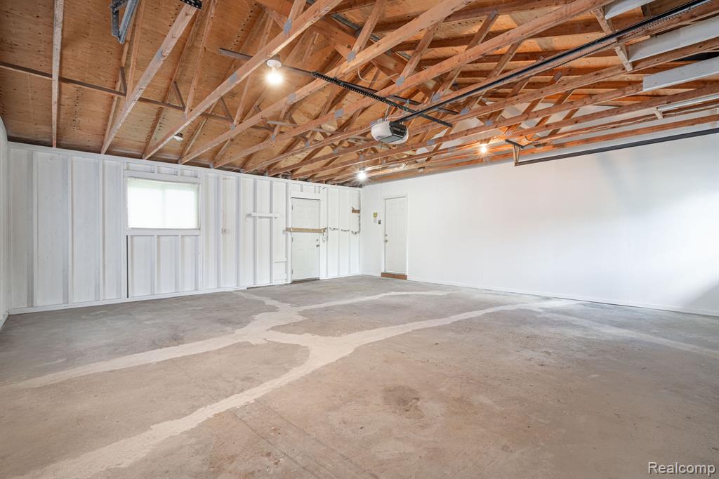 3353 Augusta Street, Flint, MI 48532 — Photo 32
