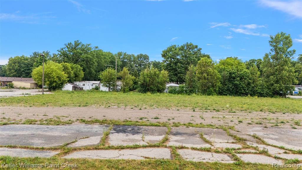 4403 Davison Road, Burton, MI 48509 — Photo 3