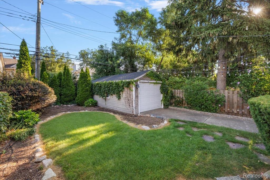 716 W Lincoln Street, Birmingham, MI 48009 — Photo 36