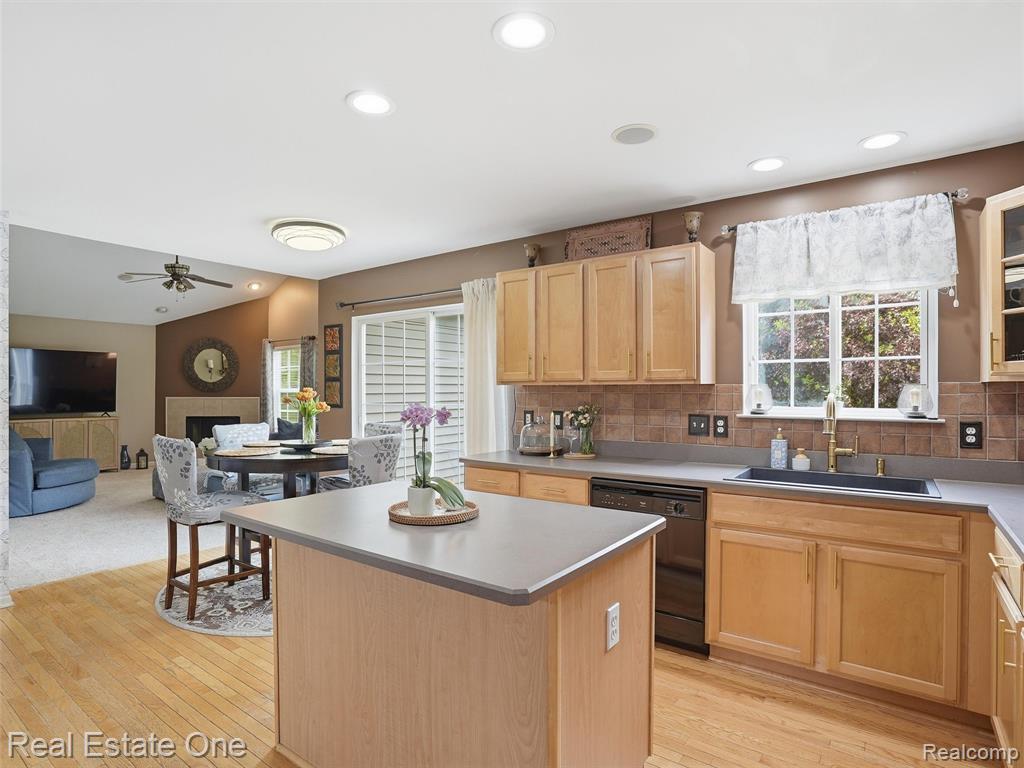 1786 Four Seasons Drive, Howell, MI 48843 — Photo 16