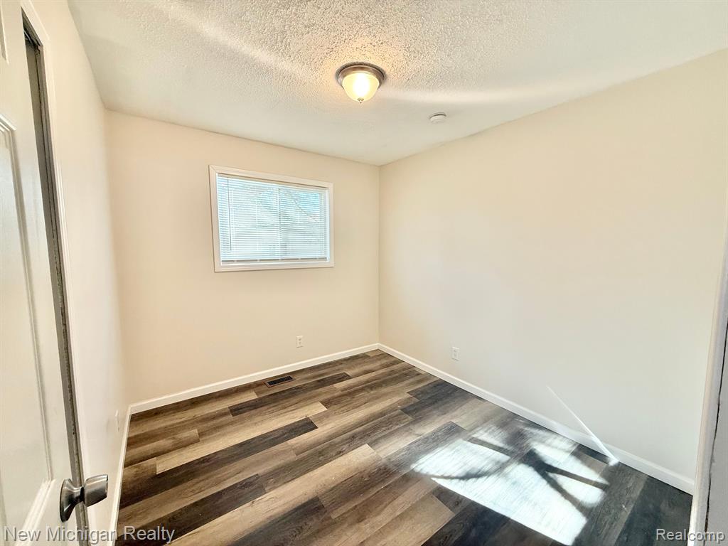 7459 WADE Street, Swartz Creek, MI 48473 — Photo 15