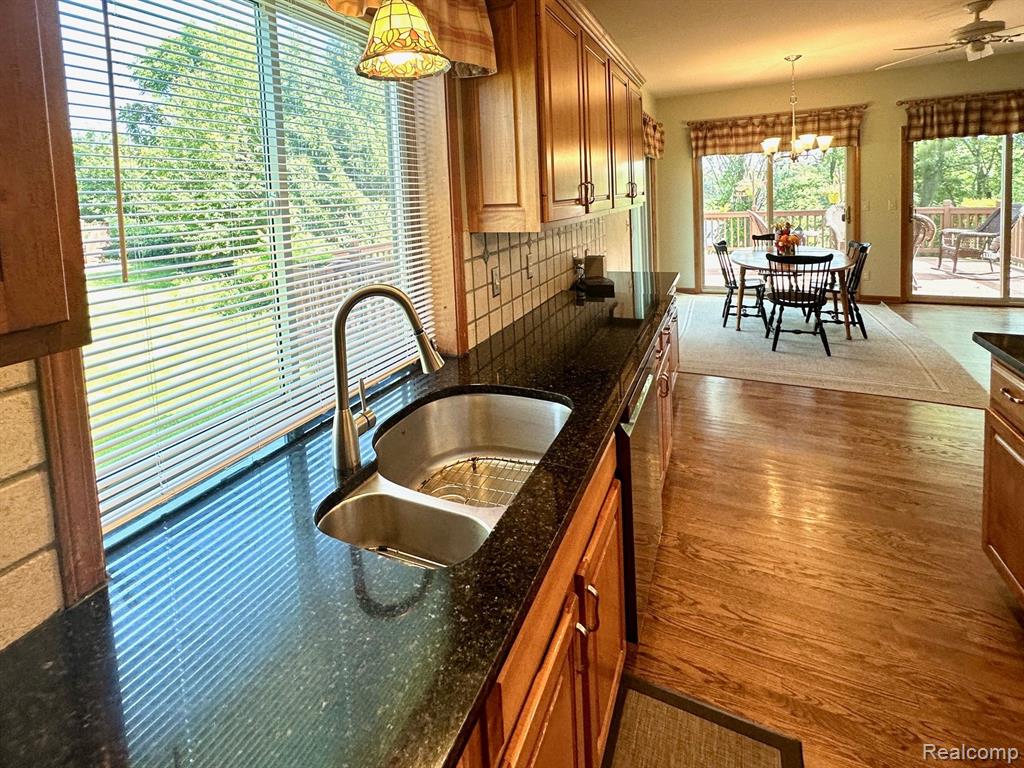 6763 BERRY POINTE Drive, Clarkston, MI 48348 — Photo 16