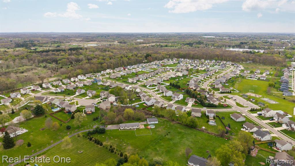 3513 Amber Oaks Drive, Howell, MI 48855 — Photo 46