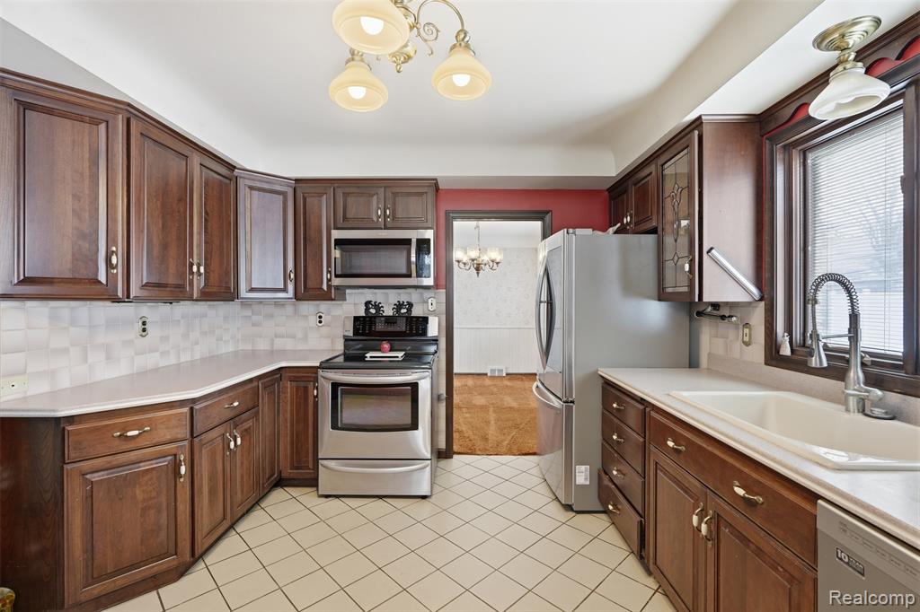 6006 Rosetta Street, Dearborn Heights, MI 48127 — Photo 11