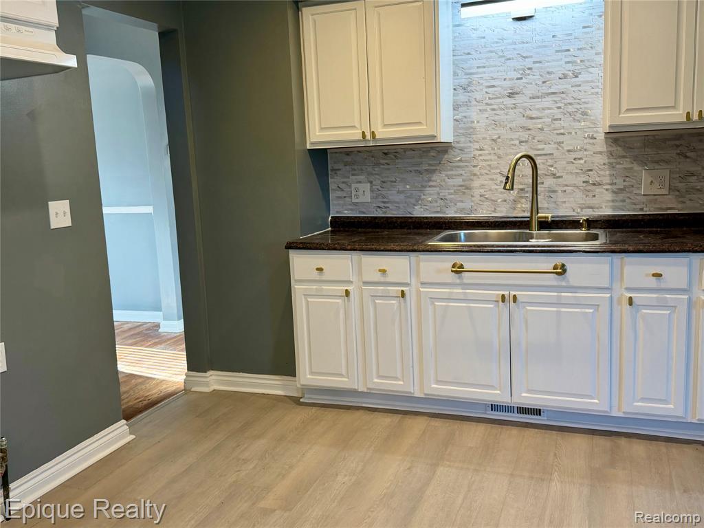4405 Pengelly Road, Flint, MI 48507 — Photo 14