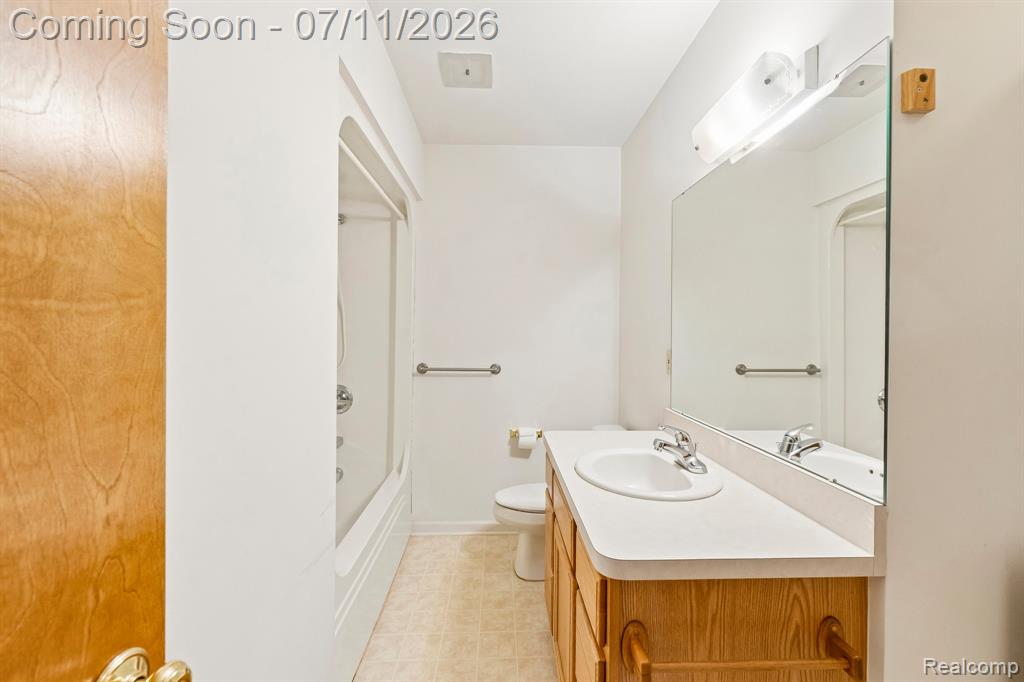 6105 Gilbert Lake Road, Bloomfield Hills, MI 48301 — Photo 20